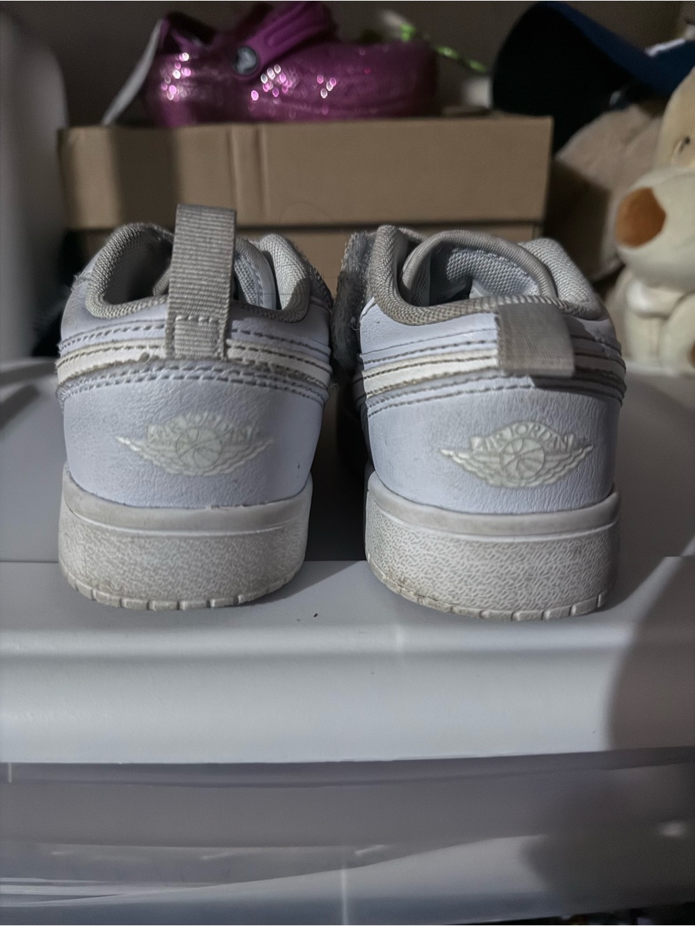 Nike Kids White Low-Top Sneakers with Subtle Gray Accents
